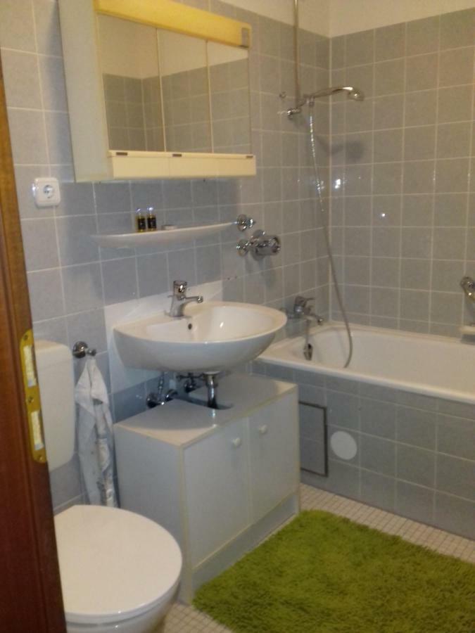 Ferienwohnung Pfersee Mit Terasse Augsburg Exterior foto
